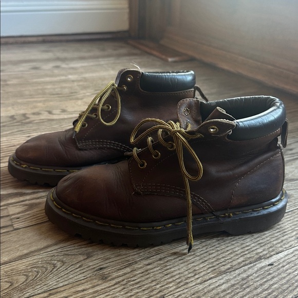 Dr. Martens® 939 Ben Six-Eye Core boot brown distressed worn in leather US 9 GUC - Picture 4 of 8